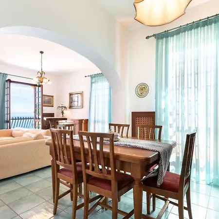 Hostdomus-villa * Noli